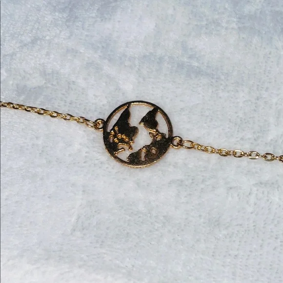 World Map Bracelet NWOT - Picture 6 of 7